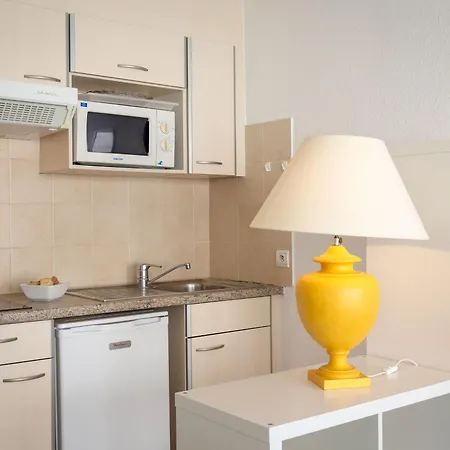 Climatise 2/3 Pers. - Proche Plage, Centre-ville, Wi-fi Gratuit - Fr-1-466a-19 Appartement *